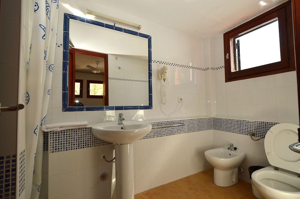 Club Cala Azul Hotel Cala Llenya Kültér fotó