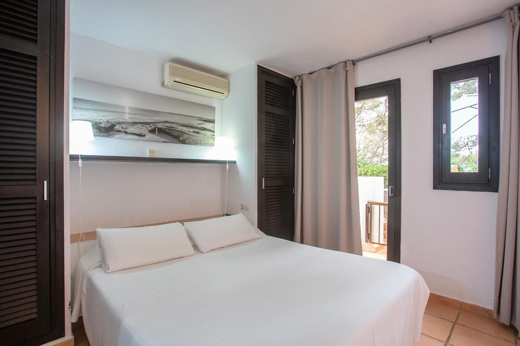 Club Cala Azul Hotel Cala Llenya Szoba fotó